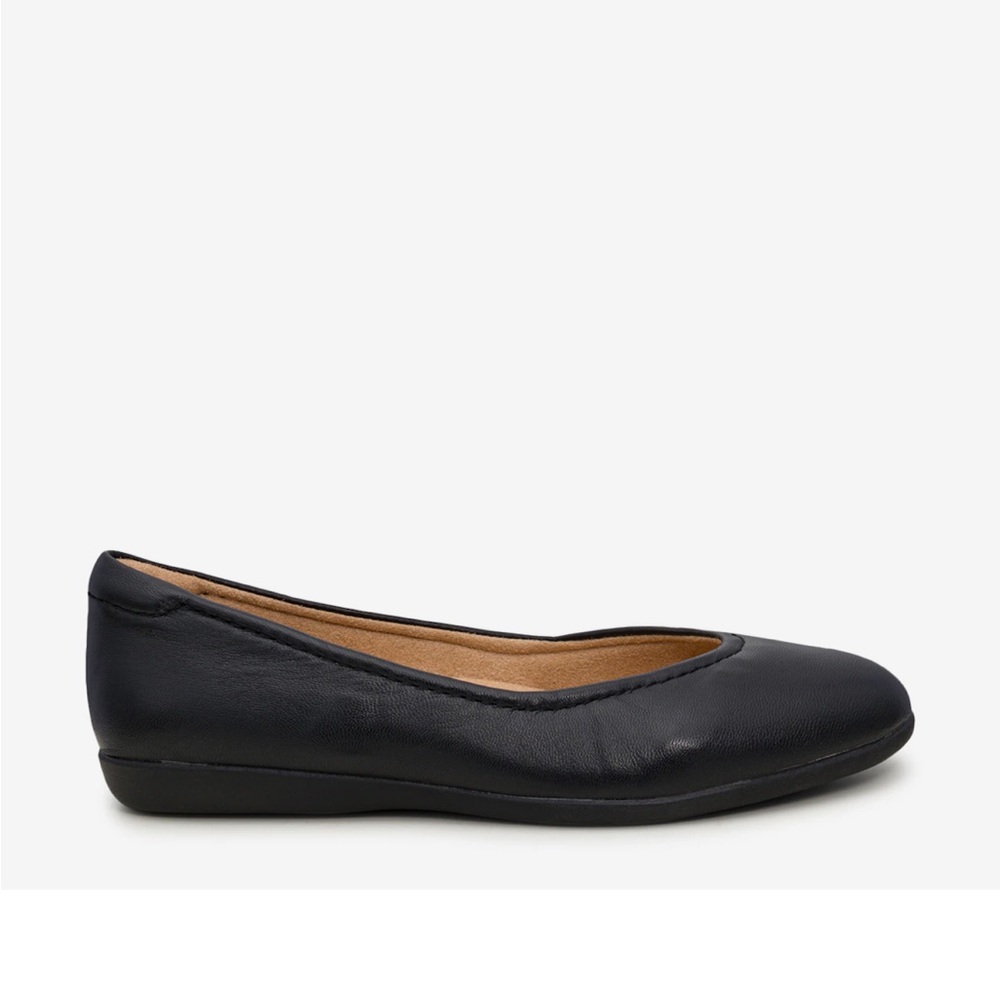 Naturalizer Vivienne black leather ballet flats